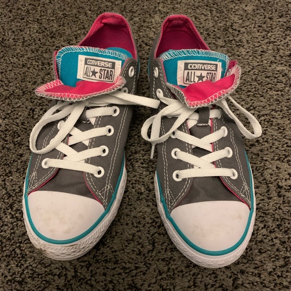 Junior size 5 Converse shoes - Picture 1 of 1